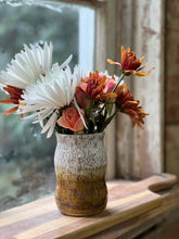 Load image into Gallery viewer, Curves Vase
